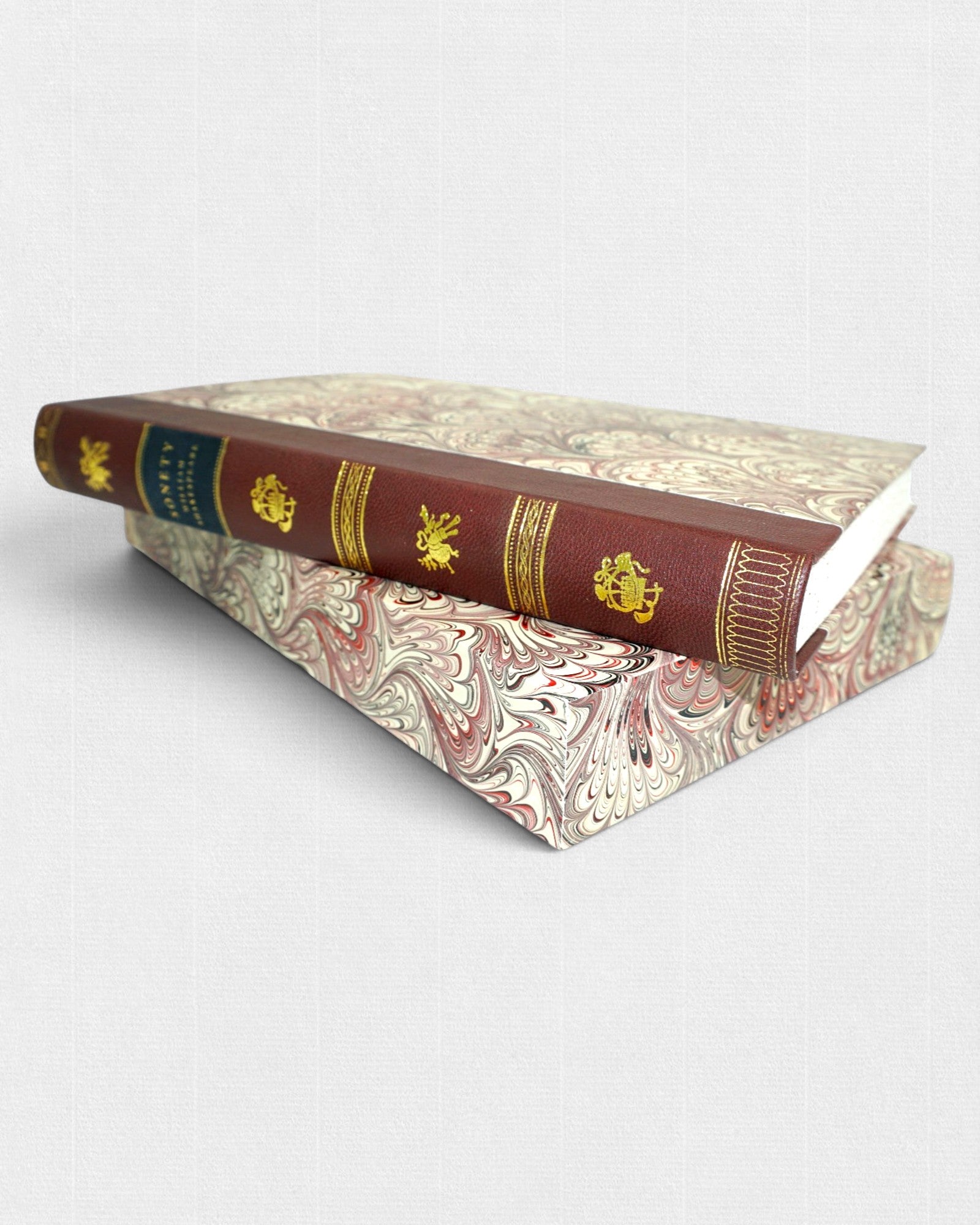 Ekskluzywne wydanie „Sonetów” Williama Shakespeare’a – książka w skórzanej oprawie ze złoceniami, na marmoryzowanym etui